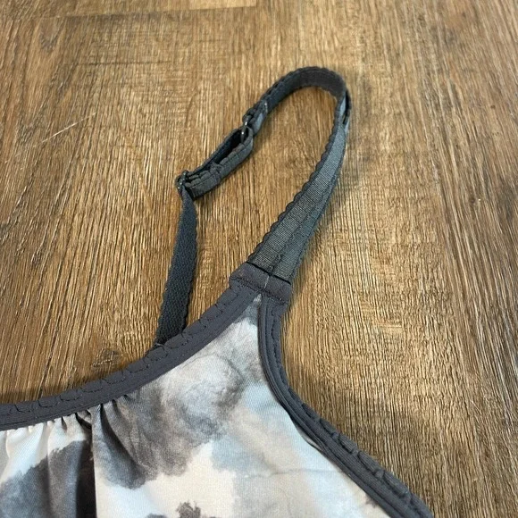 Lululemon Hot 'N Sweaty Tank Top Size 6 Workout Activewear - Picture 8 of 13